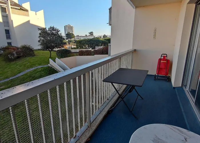 Apartment Avec Balcon Et Parking Privatif - Fr-1-843-45 *